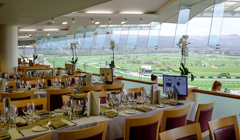 CHE-PANORAMIC-RESTAURANT-2019-HERO.jpg